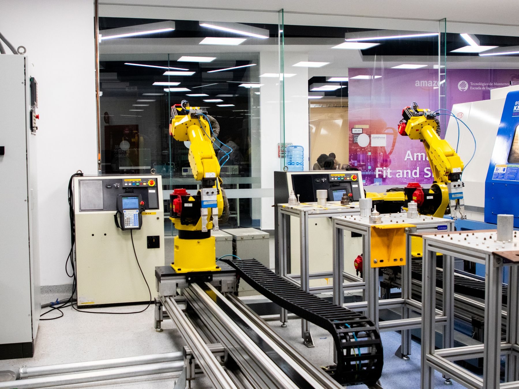Automated robot cell on a production line