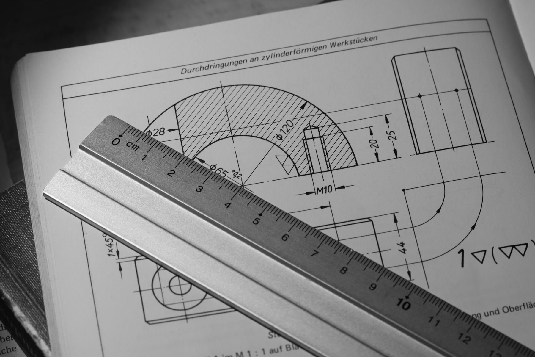 Dimensioned engineering drawing